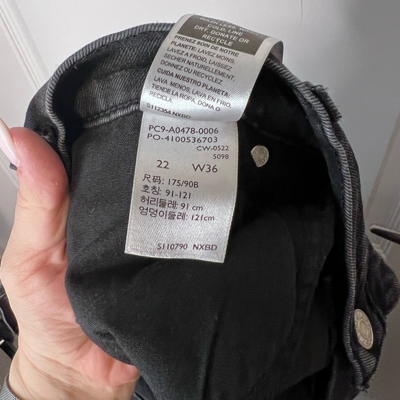 Levi’s | Signature Heritage High Rise Straight Jeans |  Size 22 [67] - Picture 8 of 9